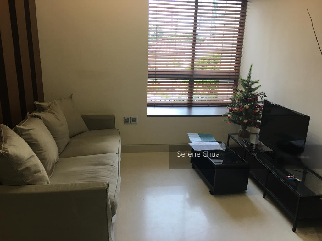 Alexis thumbnail photo